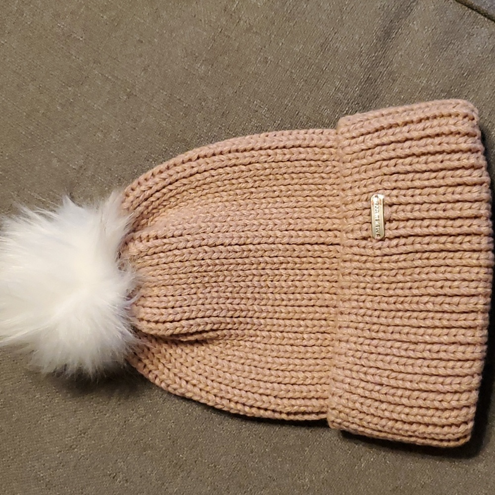 Steve Maddden Winter pom pom hat